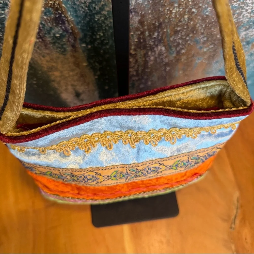 Carlo D'Santi Vintage 1990s Boho Chic Velvet Brocade Shoulder Bag (EUC)